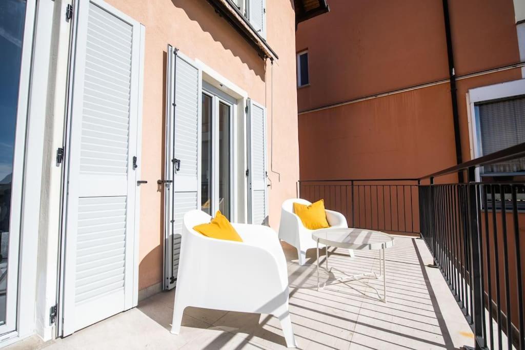 A Terrace On The Lake Of Appartamento *